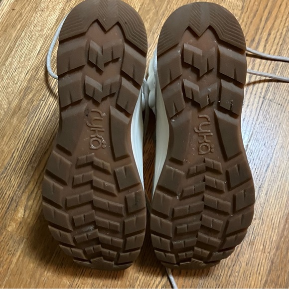 Women’s Ryka Size 8M Highlight White Snow Boots Ski Bunny - Picture 7 of 8